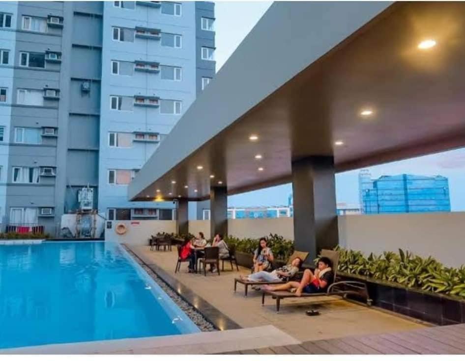 Nice Corner Ayala 1 Bedroom Condo At Heart Of Davao City With Hi Speed Wi Fi Internet Екстериор снимка
